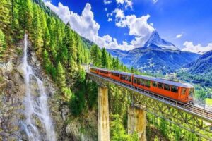 Railway service in Switzerland ′′ 🚆🙈❤️👌🌿